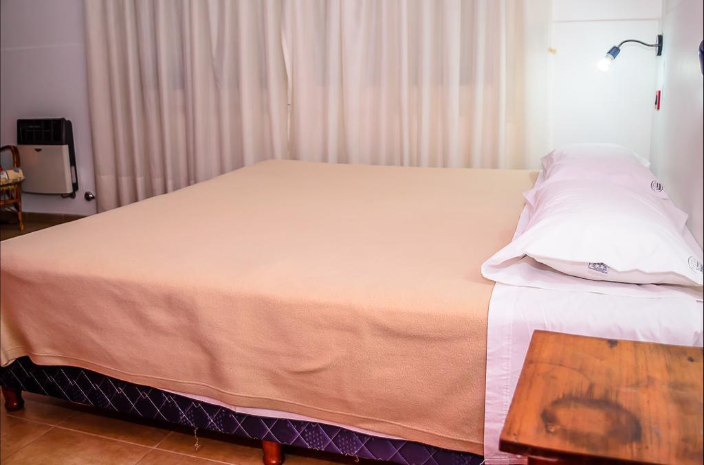 Antonieta Hostel San Rafael  Luaran gambar