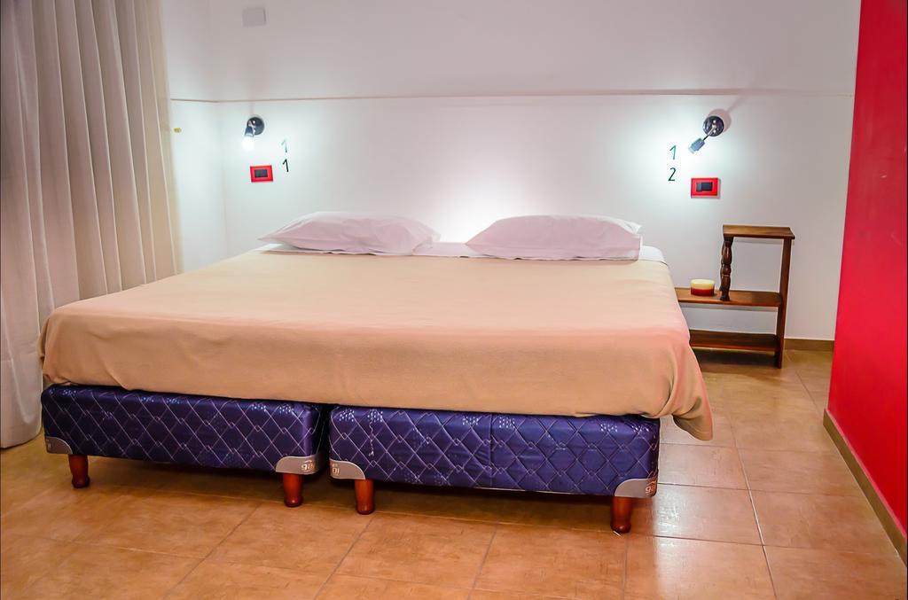 Antonieta Hostel San Rafael  Luaran gambar